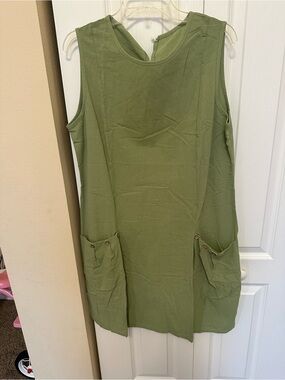 Olive Green Sleeveless Pocket Shift Dress